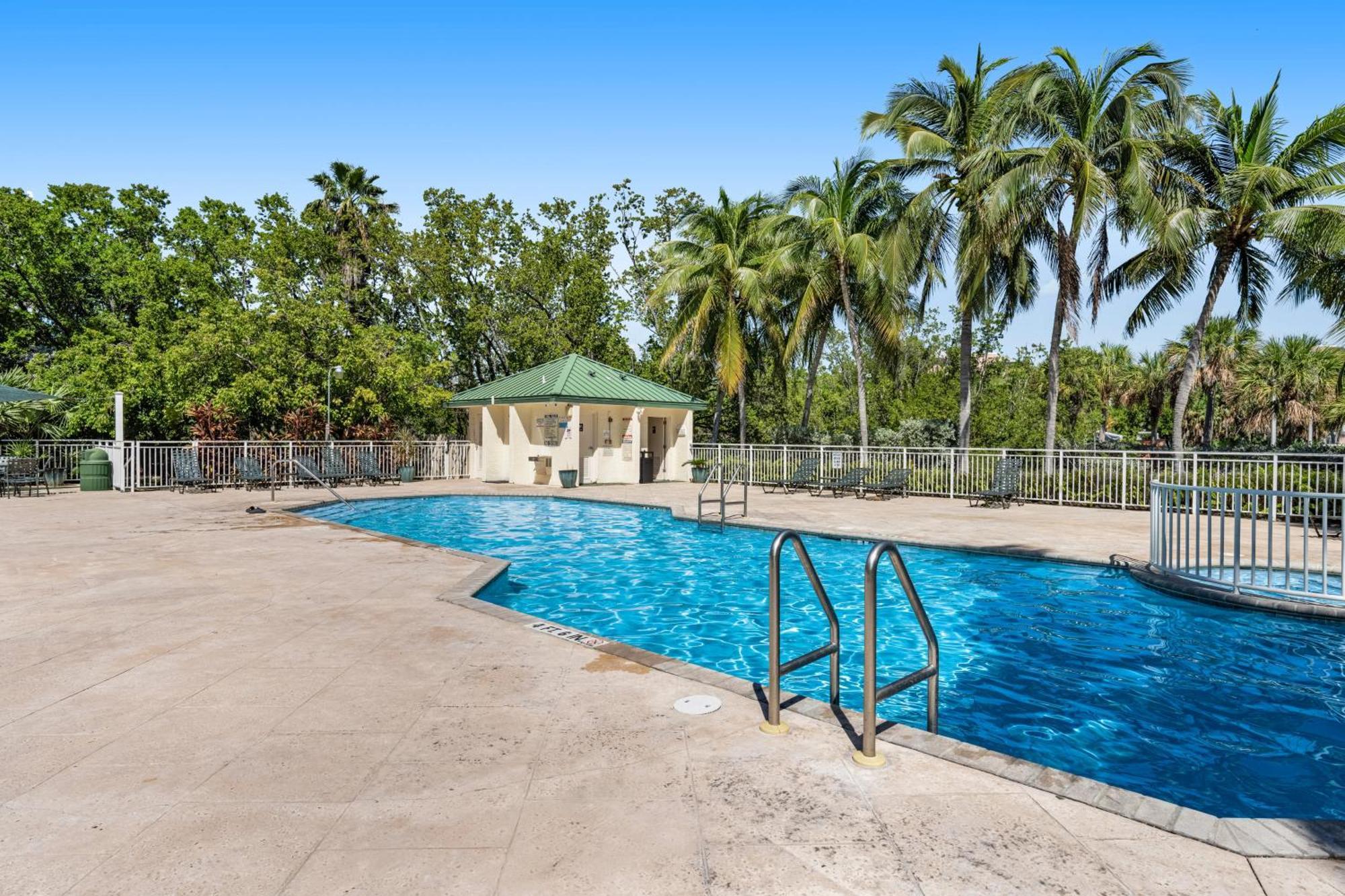 Sunrise Suites Paradise Escape #407 キーウェスト 部屋 写真